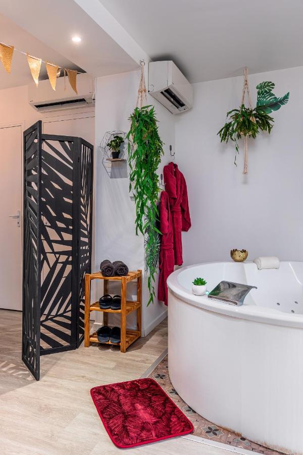 Suite L'Echappee: Romantic Spa Retreat with Private Sauna Pezarches Exterior photo